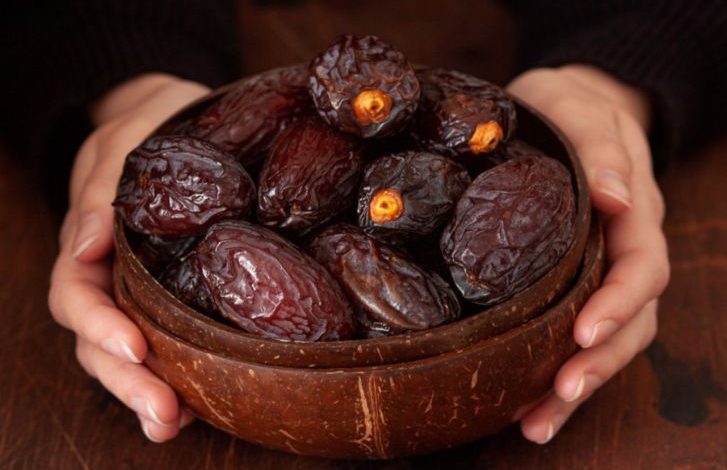 Deglet Nour Dates